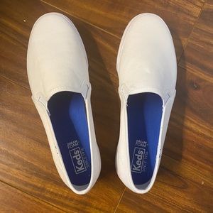 Keds 8 Wide white